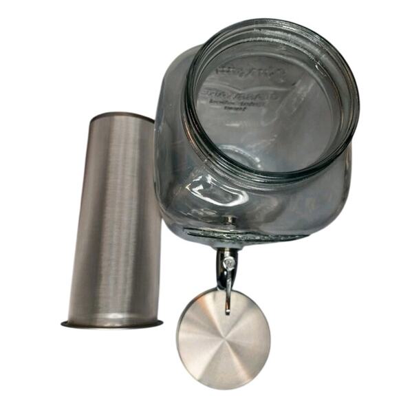 NEW Willow & Everett 1-Gallon Cold Brew Coffee Maker with Spout and Mesh Filter - Picture 9 of 10